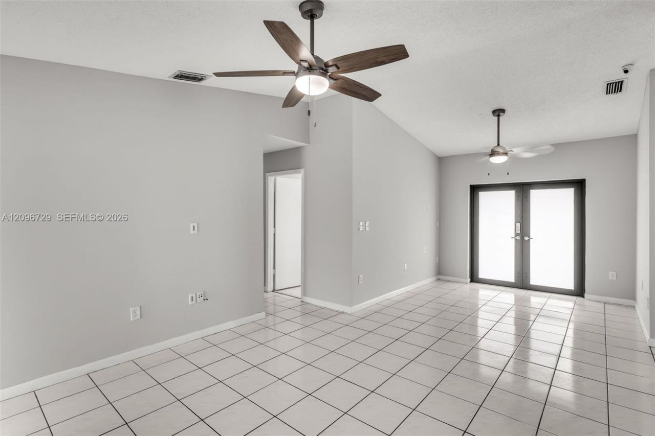 13122 SW 200th Ter , Miami, FL 33177 Photo