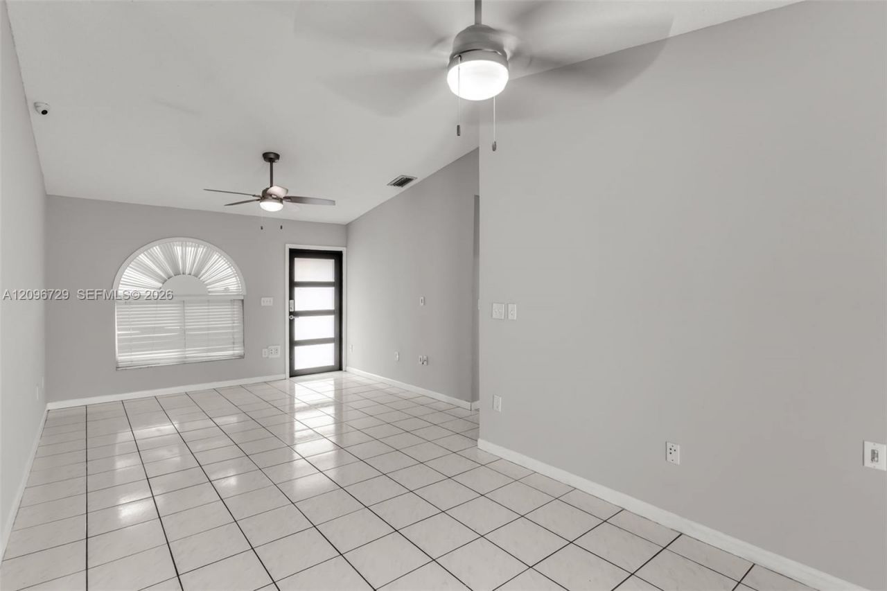 13122 SW 200th Ter , Miami, FL 33177 Photo
