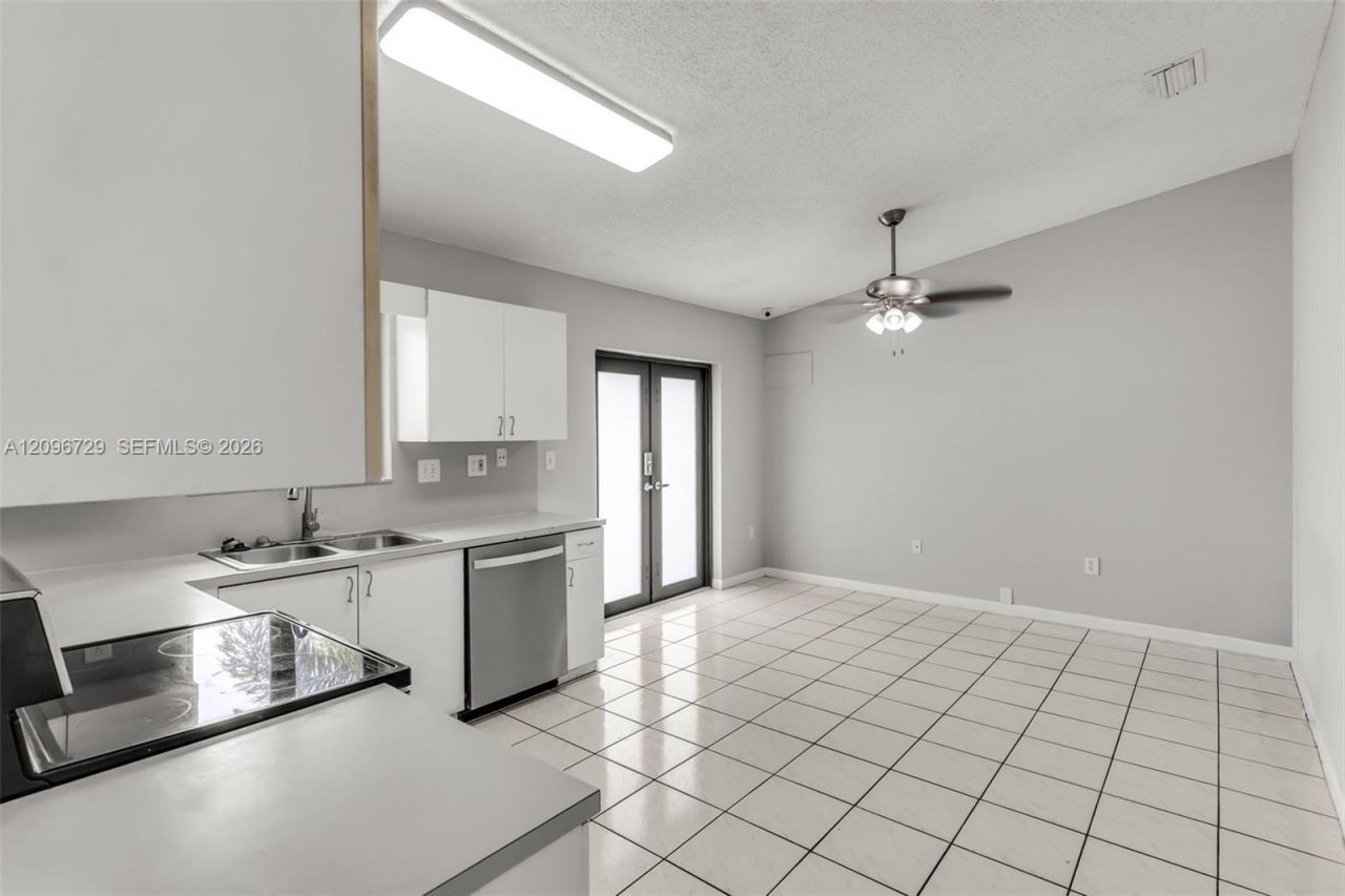 13122 SW 200th Ter , Miami, FL 33177 Photo