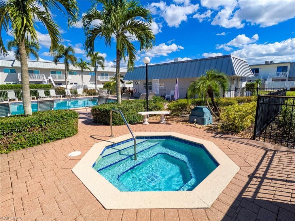 6777 Winkler Rd, Unit 238, Fort Myers, FL 33919 Photo