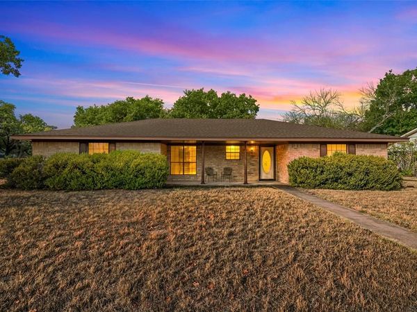 400 N Walnut Street, Waco, TX 76705