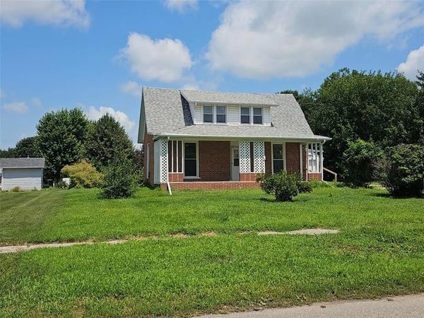 1105 5th Street E, Vinton, IA 52349