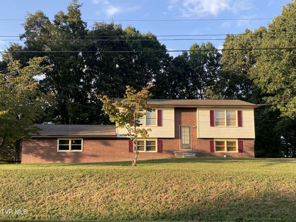 689 White Top Road, Bluff City, TN 37618