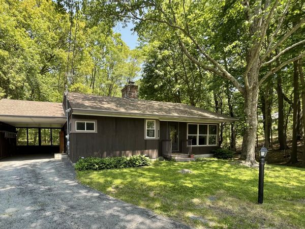 17 Oakwood Road , Cape Elizabeth, ME 04107