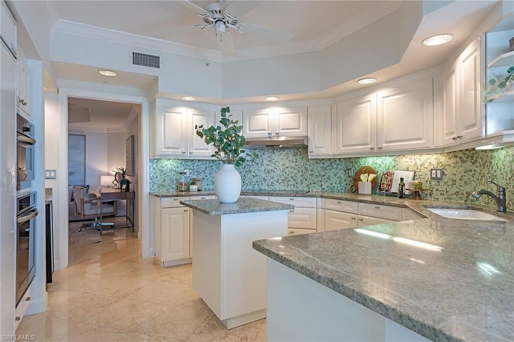 8990 Bay Colony Dr, Unit 1002, Naples, FL 34108 Photo