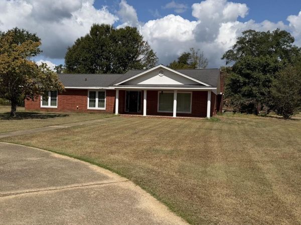 225 Warpath Road, Columbus, MS 39702