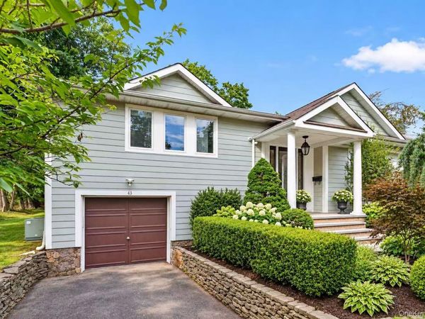 43 Fernwood Lane , Roslyn, NY 11576