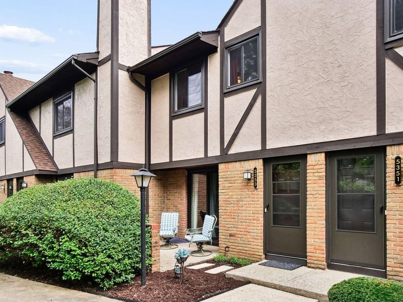 5353 Tartan Lane, Unit 18, Columbus, OH 43235 Photo 2