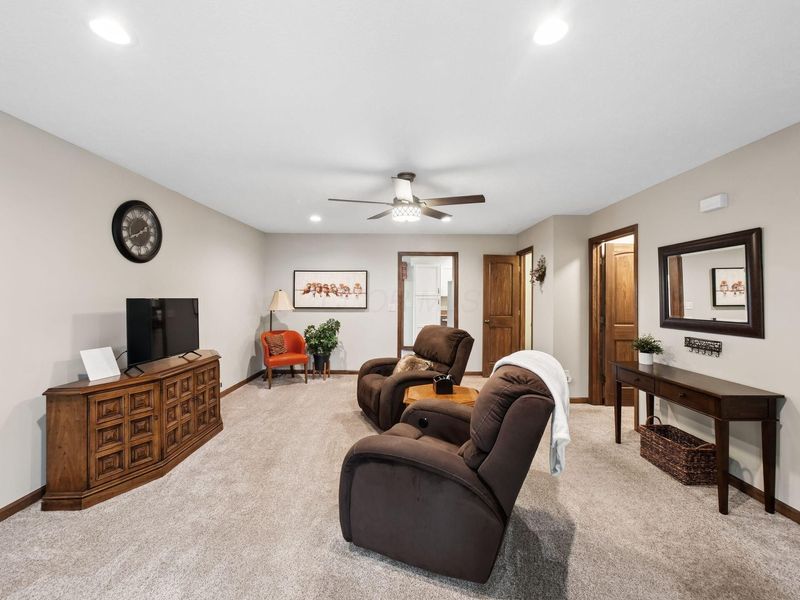 5353 Tartan Lane, Unit 18, Columbus, OH 43235 Photo 6