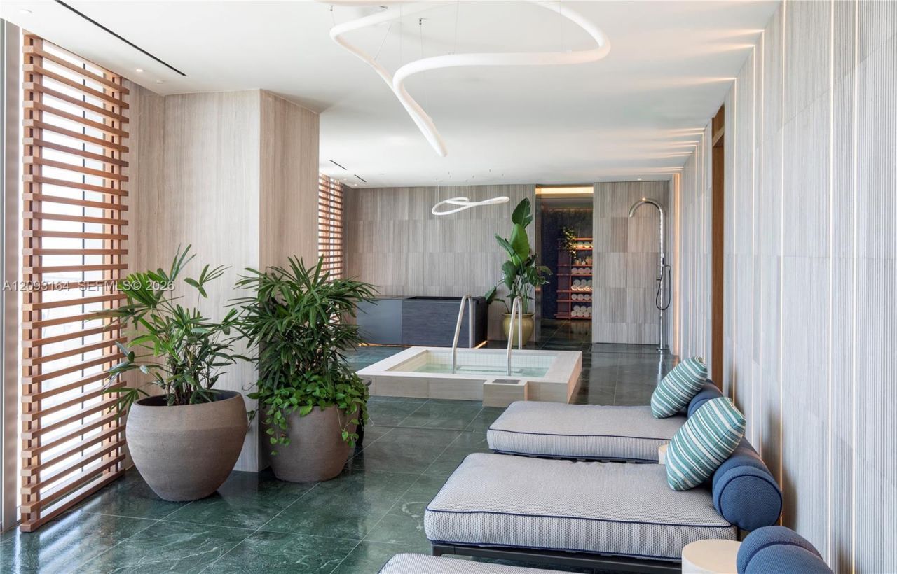 1400 Biscayne Boulevard , Unit PH-5302, Miami, FL 33132 Photo