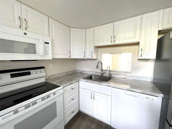 3099 NW 48th Ave , Unit 157, Lauderdale Lakes, FL 33313