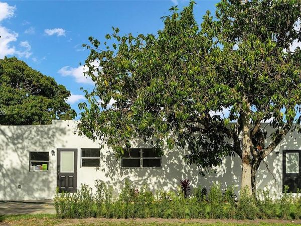 1046 Jann Ave, Opa-Locka, FL 33054