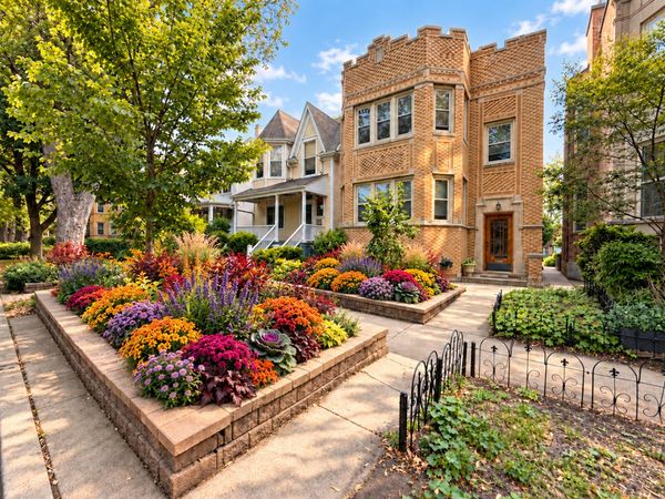 1919 W Waveland Avenue , Unit 1, Chicago, IL 60613