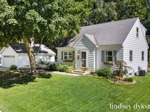 132 Gaylord Drive, Rockford, MI 49341