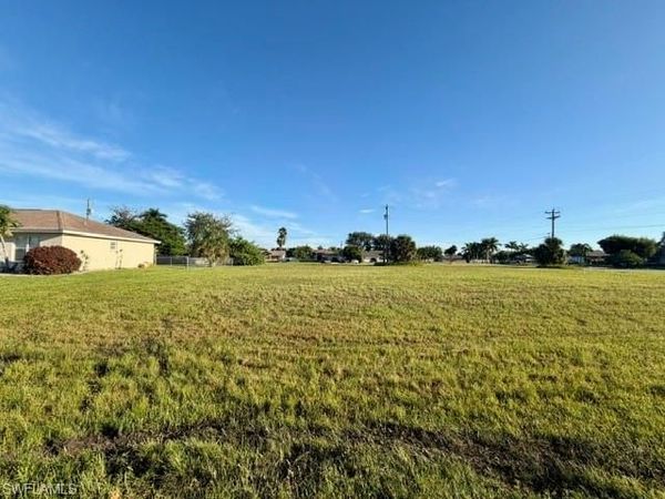 623 SE 31st ST , CAPE CORAL, FL 33904