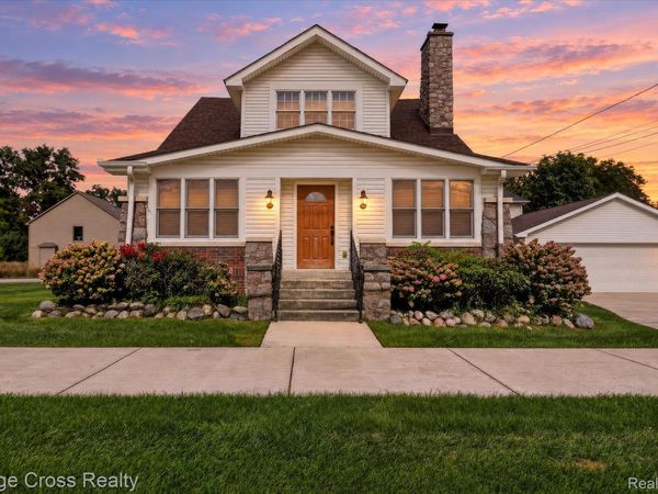 285 E Long Lake , Troy, Mi 48085