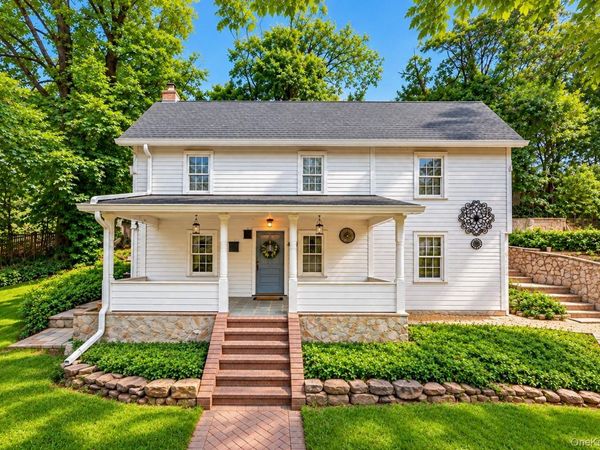 1673 Northern Boulevard , Roslyn, NY 11576