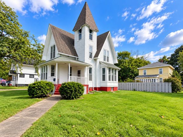 208 W PELLS Street , Paxton, IL 60957