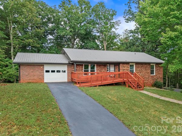 431 Pine Ridge Road, Mars Hill, NC 28754
