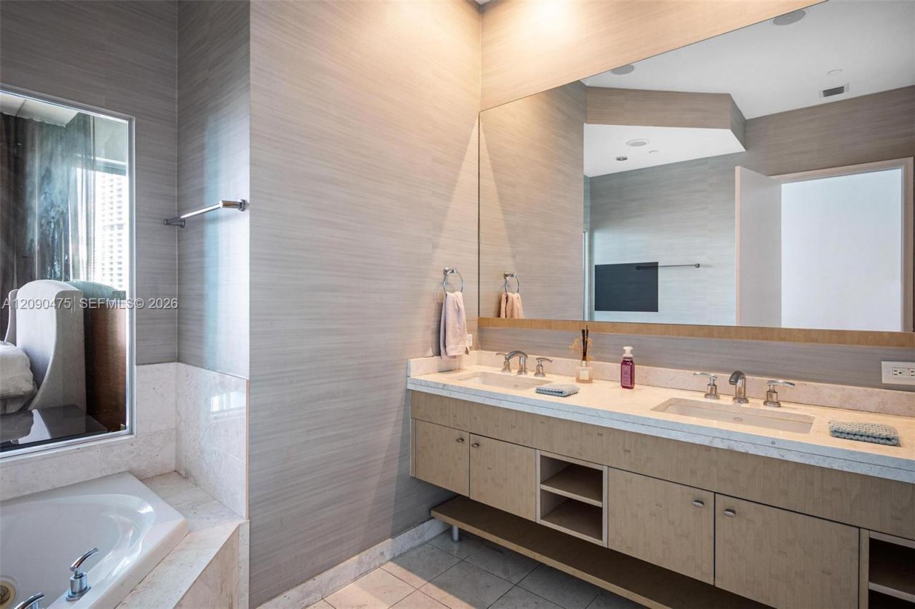 900 Brickell Key Blvd , Unit 2504, Miami, FL 33131 Photo