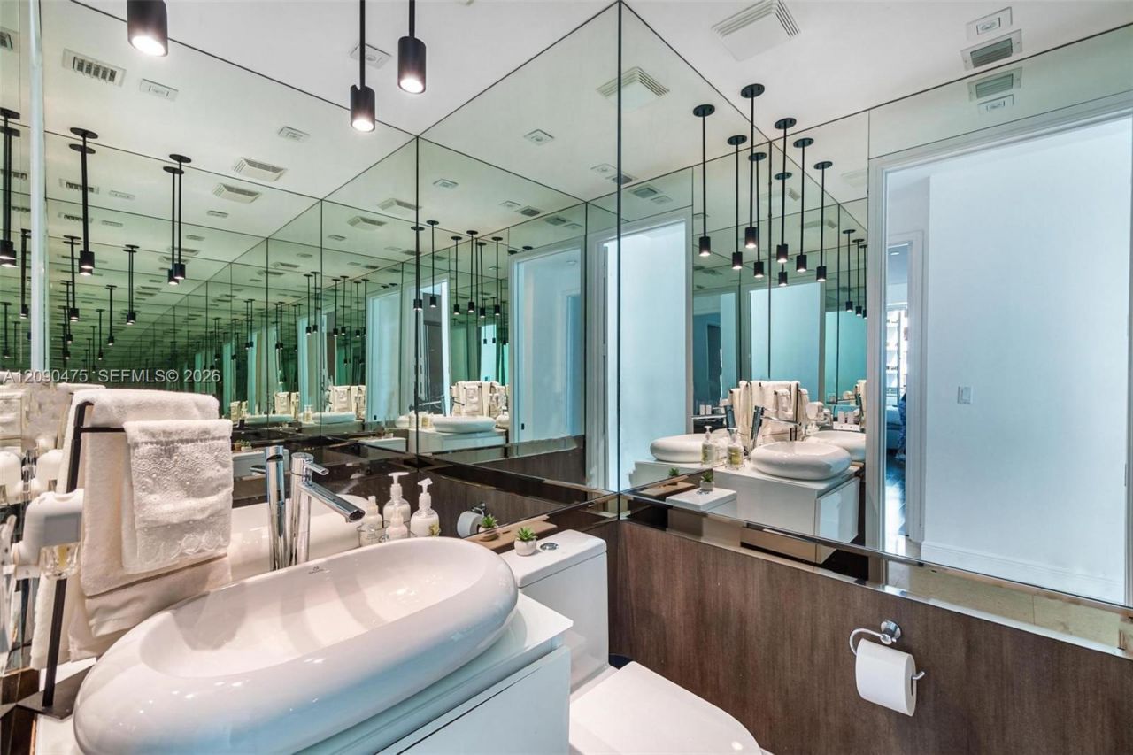 900 Brickell Key Blvd , Unit 2504, Miami, FL 33131 Photo