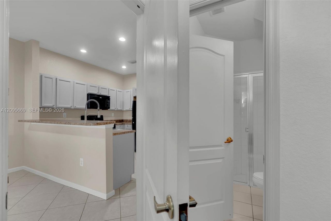 21007 NW 14th Pl, Unit 6, Miami Gardens, FL 33169 Photo