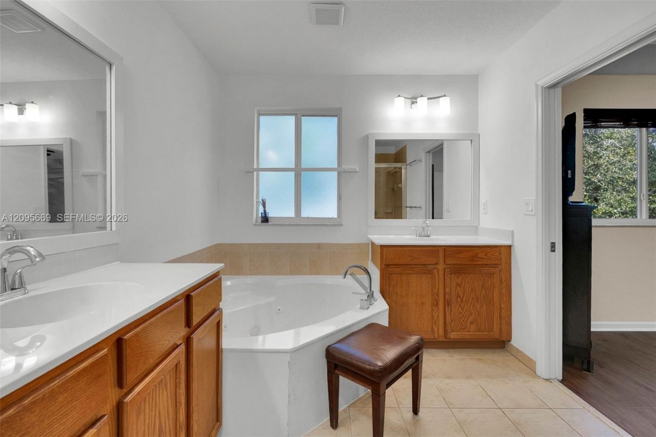21007 NW 14th Pl, Unit 6, Miami Gardens, FL 33169 Photo