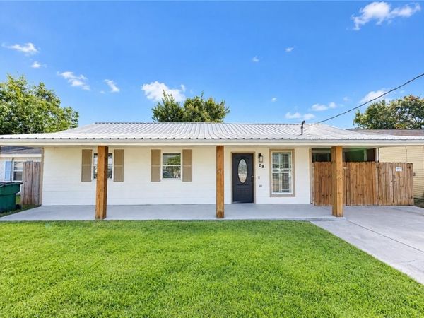 28 DAVENPORT Street , Westwego, LA 70094