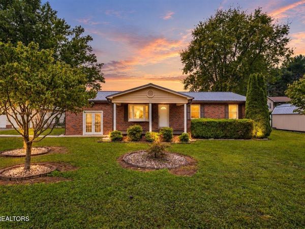 219 W Bowman Circle, LaFollette, TN 37766