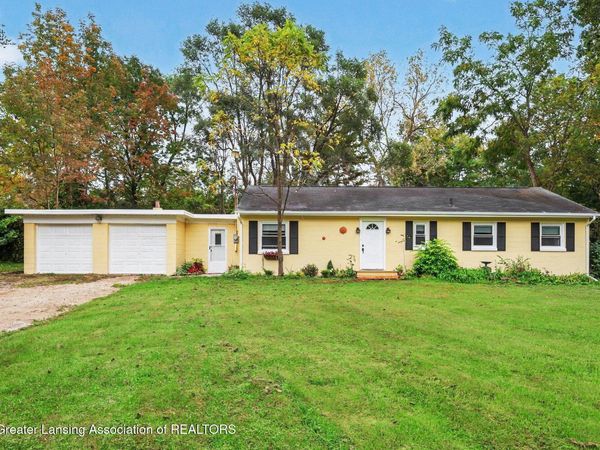 16489 Center Road, East Lansing, MI 48823