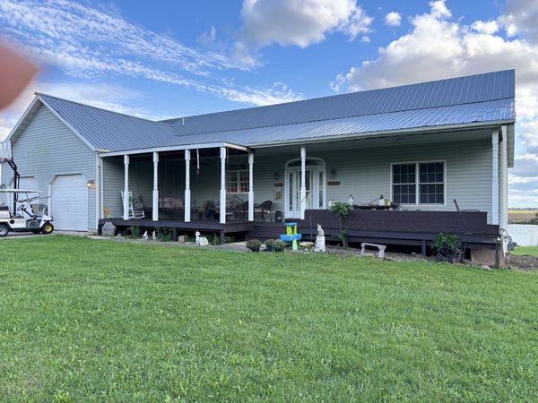 530 E Meuser Drive , Paxton, IL 60957