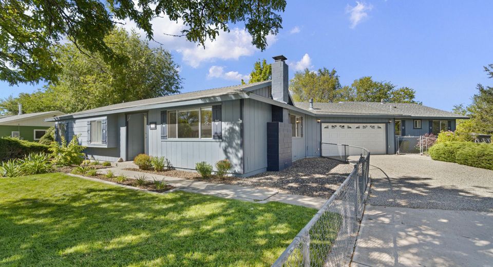 1188 Manhattan Way, Gardnerville, NV 89460 Photo