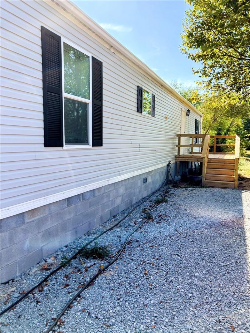 7641 Blockade Village N Seligman, MO 65474