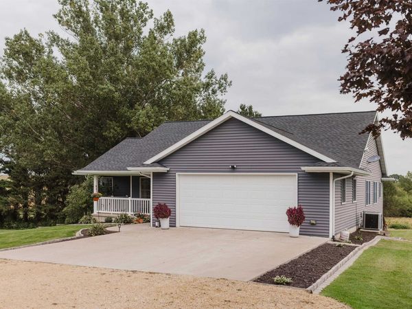 6214 Highway 61 & 35, Potosi, WI 53820