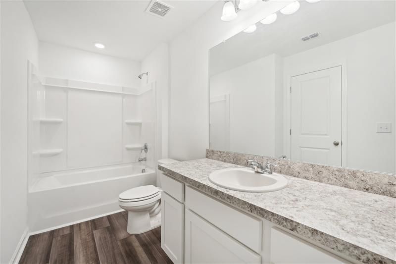 201 Cotton Leaf Boulevard Photo 8