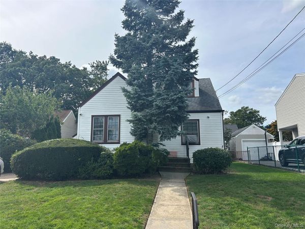304 Lorraine Street , Bellmore, NY 11710