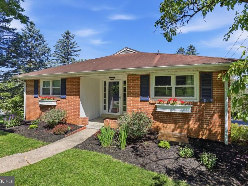 250 N Maple Street, Ephrata, PA 17522 Main Photo