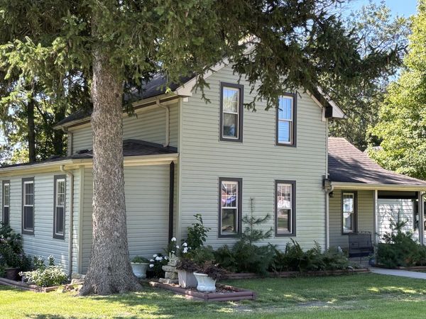 201 W Green Street, Roberts, IL 60962