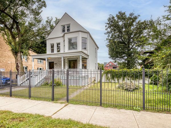 4647 N Winchester Avenue , Chicago, IL 60640