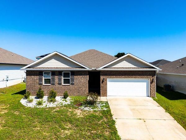 5560 Guinevere Lane, Milton, FL 32583