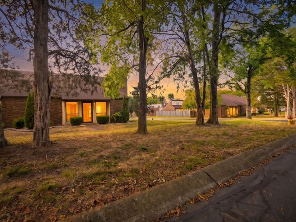 100 Castlewood Ln , Lebanon, TN 37087