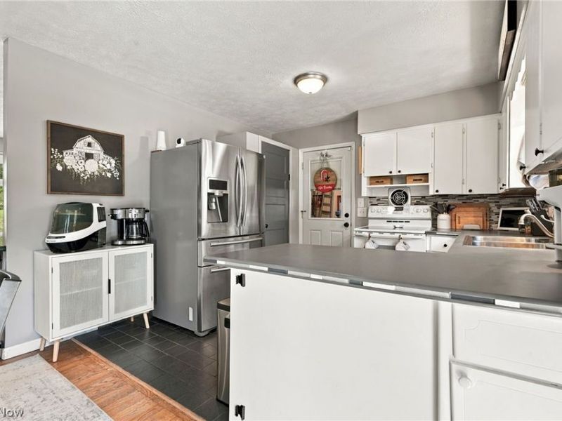 4280 Beechwood Avenue, Alliance, OH 44601 Photo 13