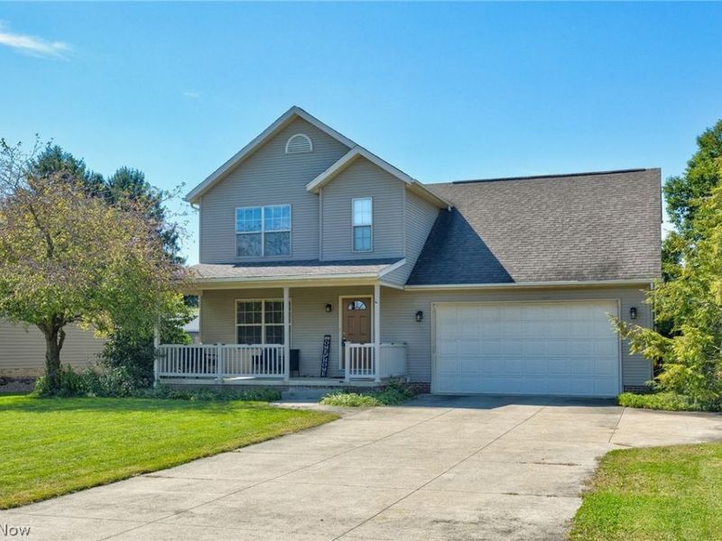 6107 Sky Ridge Avenue NE, Louisville, OH 44641 Photo 2