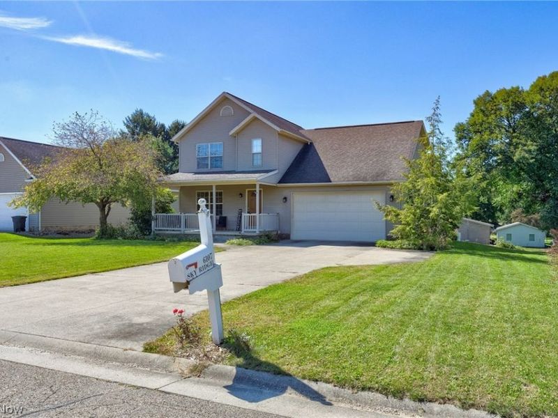 6107 Sky Ridge Avenue NE, Louisville, OH 44641 Photo 3