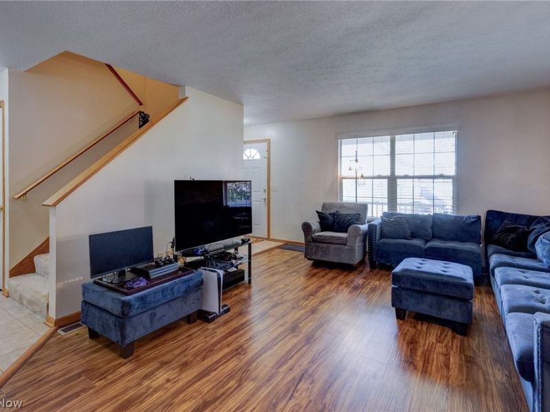 6107 Sky Ridge Avenue NE, Louisville, OH 44641 Photo 8