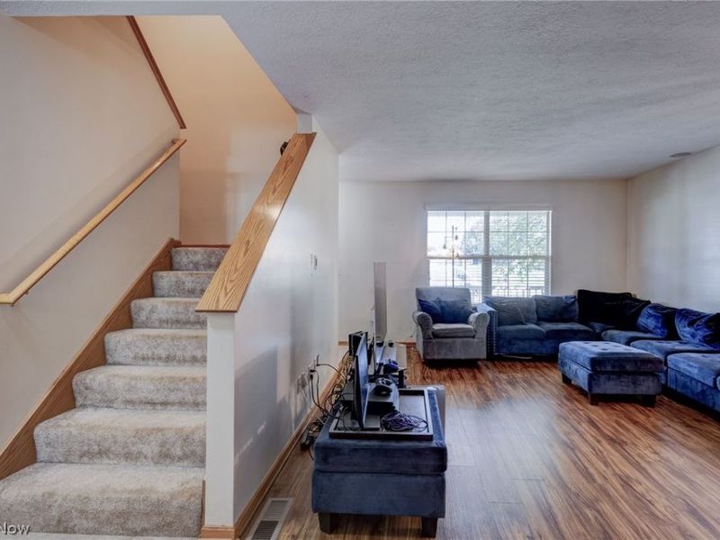 6107 Sky Ridge Avenue NE, Louisville, OH 44641 Photo 9