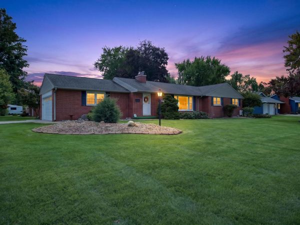 903 Thorntree Boulevard, Jackson, MI 49203