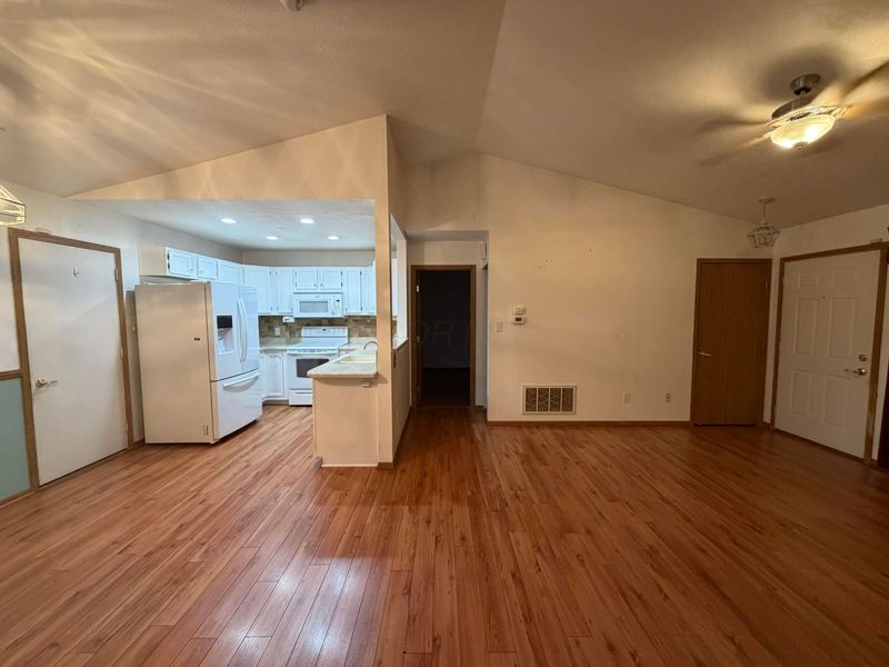 8647 Victoria Meadow Lane, Reynoldsburg, OH 43068 Photo 5