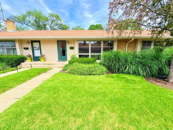 922 N Milwaukee Avenue , Unit C, Libertyville, IL 60048