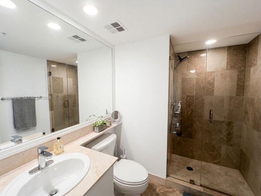 325 S Biscayne Blvd , Unit 2722, Miami, FL 33131 Photo
